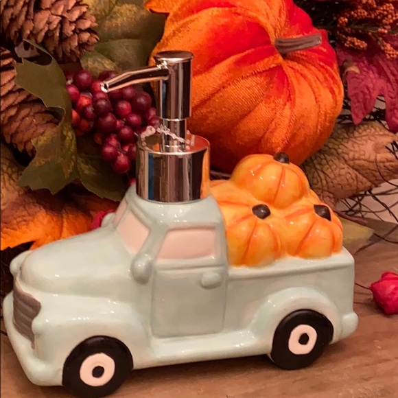Other - 🍁 Farmhouse Pumpkin Vintage Farm Truck Soap Pump